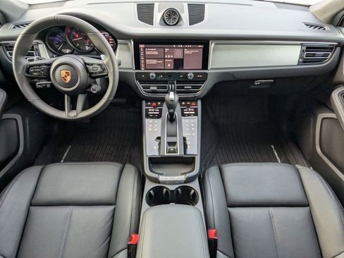 Certified 2026 Porsche Macan AWD/4WD image 22