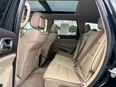 Used 2018 Jeep Grand Cherokee Overland RWD image 10