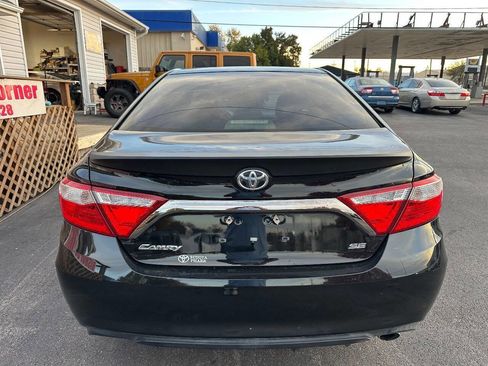 Used 2016 Toyota Camry SE image 11