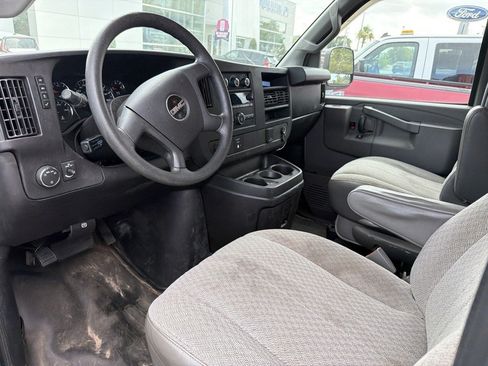 Used 2017 GMC Savana 2500 RWD image 4