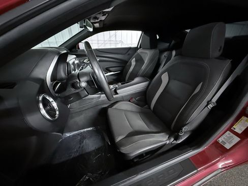 Used 2018 Chevrolet Camaro LT image 17
