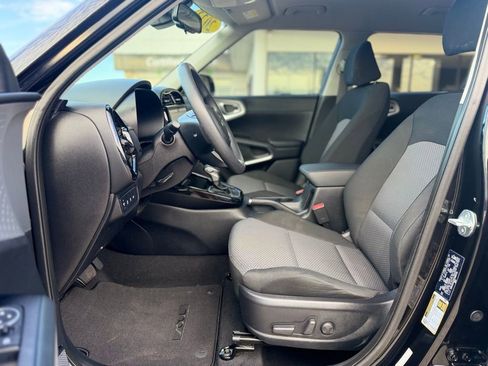 Used 2023 Kia Soul S image 8