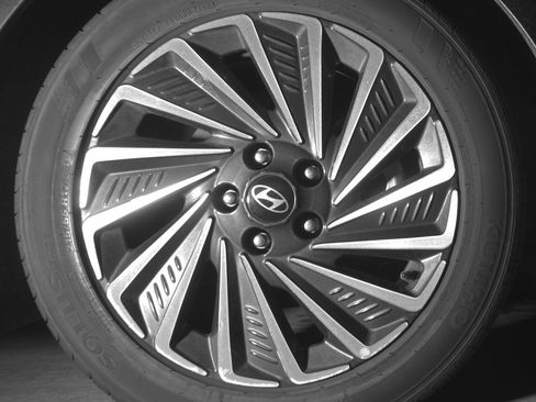Used 2025 Hyundai Sonata SEL FWD image 13