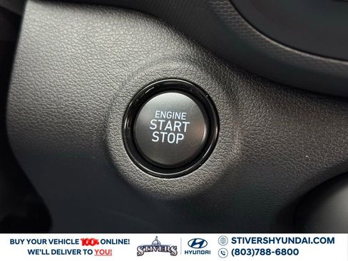 Certified 2025 Hyundai Venue Limited image 30