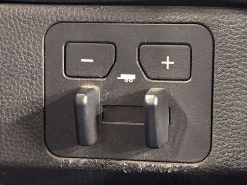 Used 2022 Toyota Tundra Limited image 32