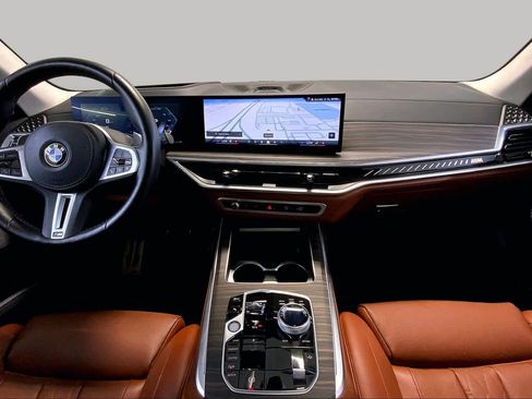 Used 2025 BMW X7 M60i AWD/4WD image 15