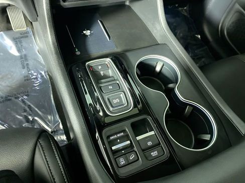 Used 2024 Honda Pilot Touring image 18