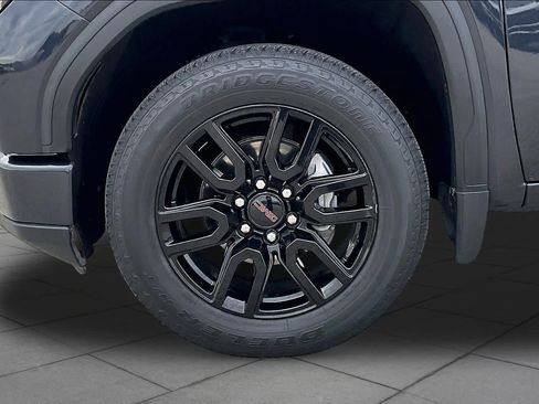 Used 2022 GMC Sierra 1500 Elevation w/ Elevation Premium Package AWD/4WD image 10
