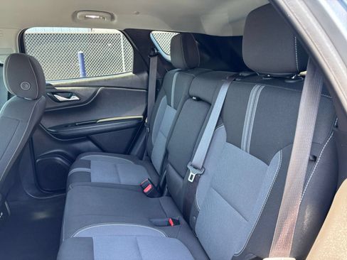 Used 2025 Chevrolet Blazer LT FWD image 27