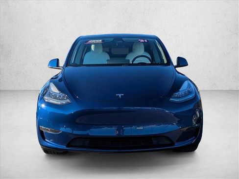 Used 2021 Tesla Model Y Long Range image 3