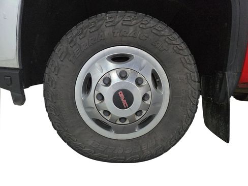 Used 2022 GMC Sierra 3500 SLT w/ SLT Convenience Package image 18