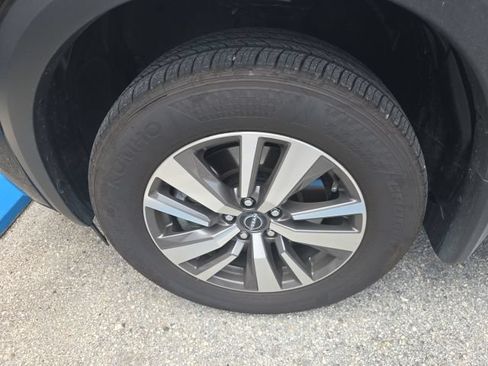 Certified 2025 Nissan Pathfinder SL FWD image 26