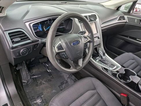 Used 2015 Ford Fusion SE image 10