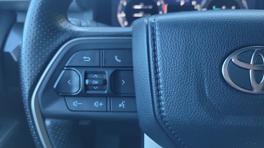 Used 2025 Toyota 4Runner TRD Off-Road Premium AWD/4WD image 19
