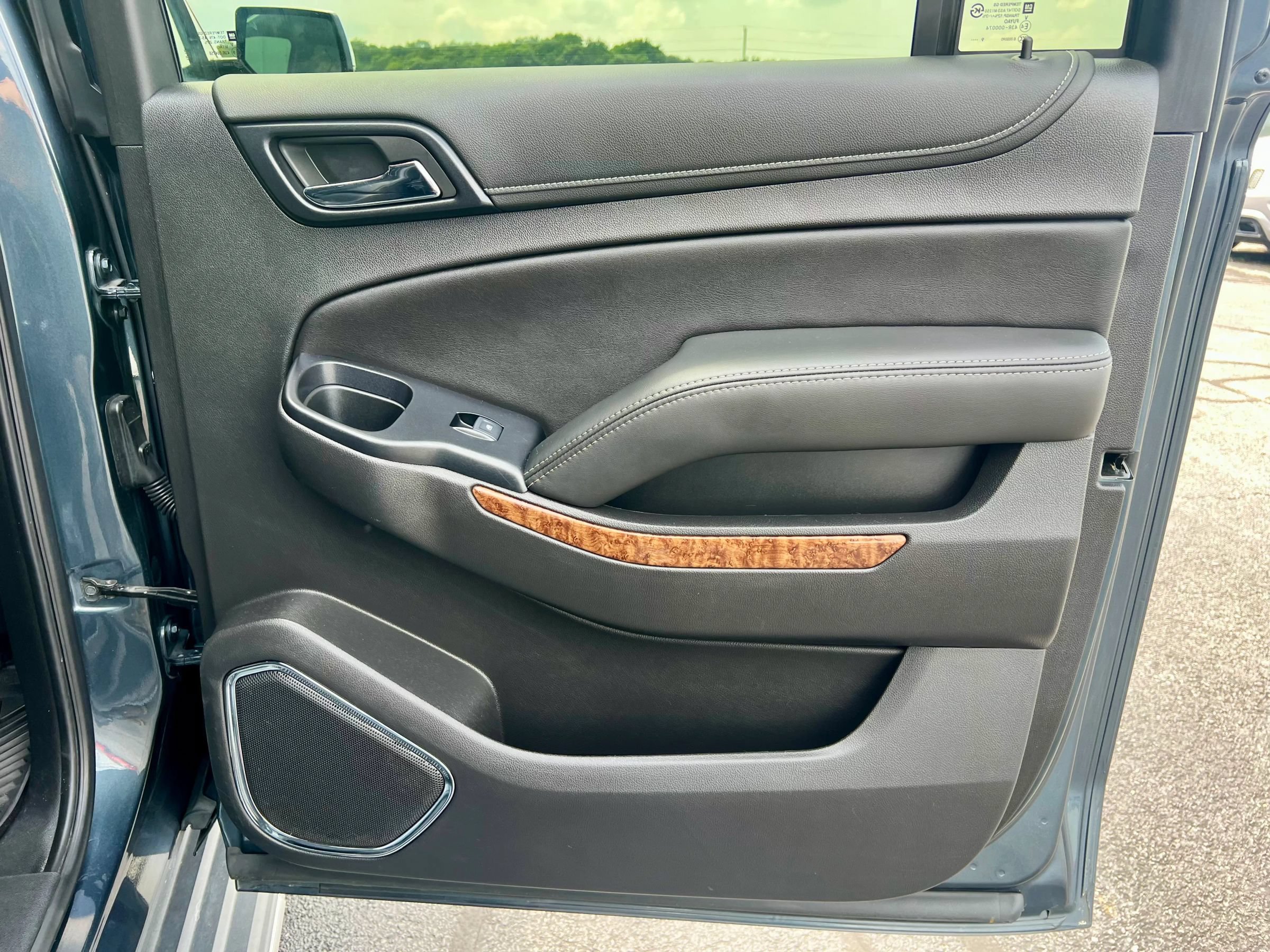 Used 2020 Chevrolet Suburban Premier AWD/4WD image 40
