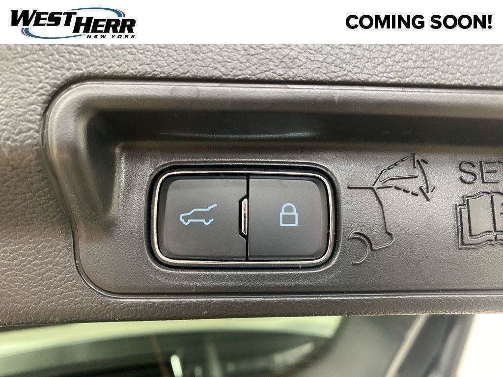 Used 2024 Ford Explorer XLT w/ Equipment Group 202A AWD/4WD image 52