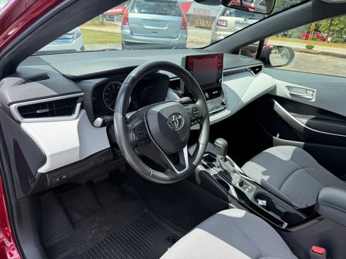 Used 2022 Toyota Corolla SE w/ SE Premium Package FWD image 10