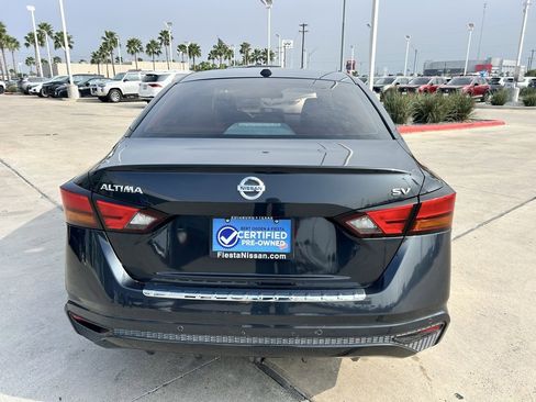 Certified 2022 Nissan Altima 2.5 SV image 6