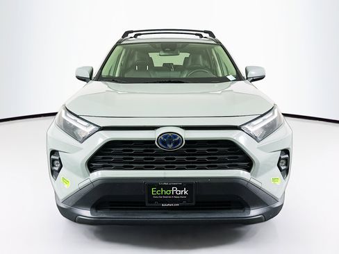 Used 2022 Toyota RAV4 XLE Premium image 2