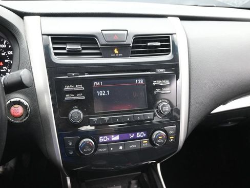 Used 2014 Nissan Altima 2.5 SV FWD image 11