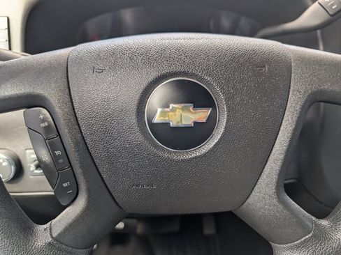 Used 2024 Chevrolet Express 2500 w/ Driver Convenience Package image 18