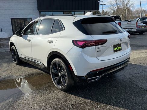Used 2025 Buick Envision Sport Touring image 3