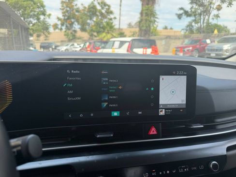 Used 2026 Kia Carnival FWD image 17