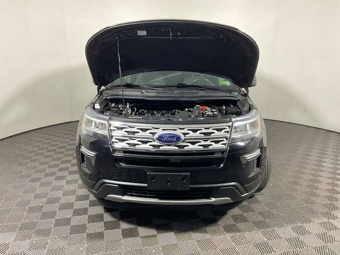 Used 2018 Ford Explorer XLT AWD/4WD image 5