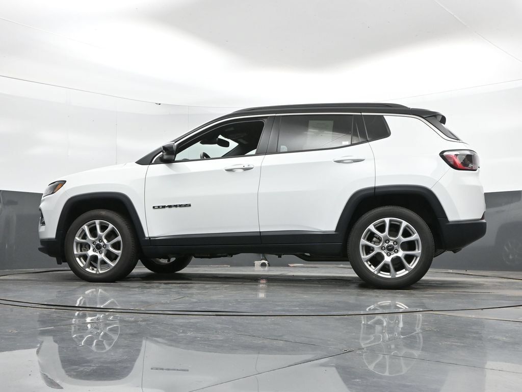 Used 2025 Jeep Compass Limited AWD/4WD image 46