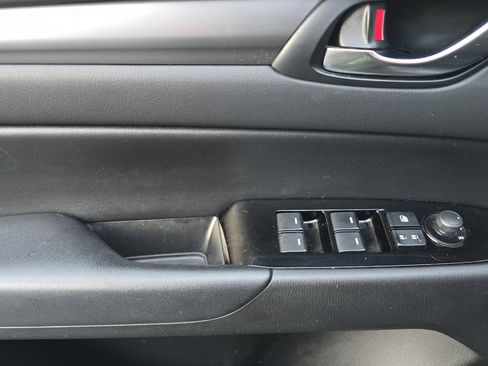 Used 2019 MAZDA CX-5 Touring image 12