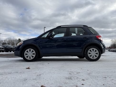 Used 2011 Suzuki SX4 Premium image 7