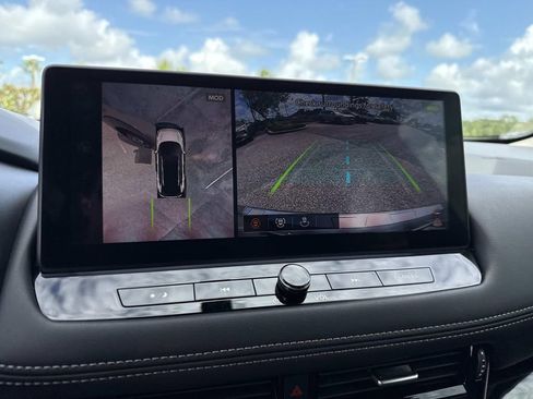 Certified 2024 Nissan Rogue SL image 24