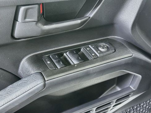 Used 2025 Toyota 4Runner SR5 AWD/4WD image 15