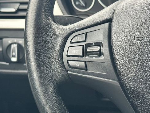 Used 2018 BMW 320i Sedan image 22