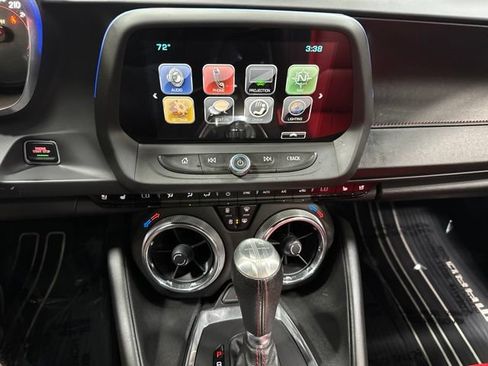 Used 2018 Chevrolet Camaro SS RWD image 17