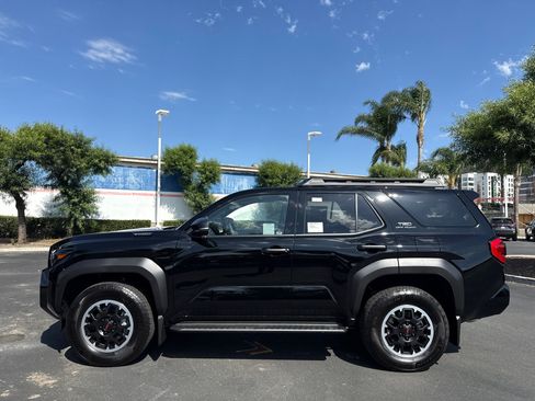 New 2026 Toyota 4Runner TRD Off-Road Premium AWD/4WD image 4
