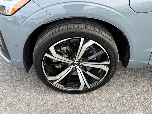 Used 2022 Volvo XC60 T8 R-Design w/ Advanced Package image 13