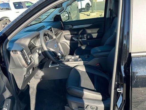 Used 2024 Ford Ranger Lariat w/ FX4 Off-Road Package AWD/4WD image 30