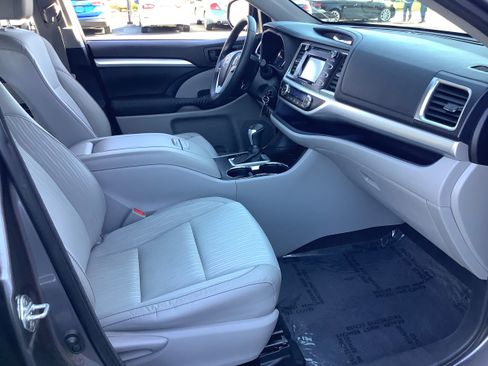 Used 2015 Toyota Highlander Plus image 18
