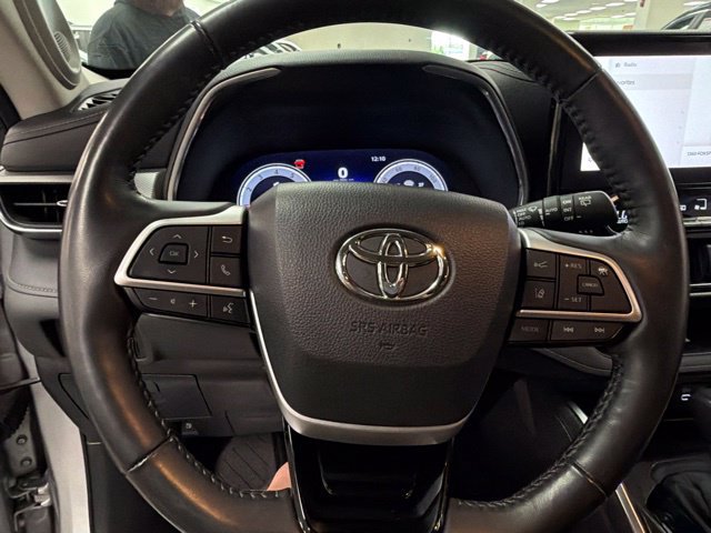 Used 2024 Toyota Highlander Platinum AWD/4WD image 27