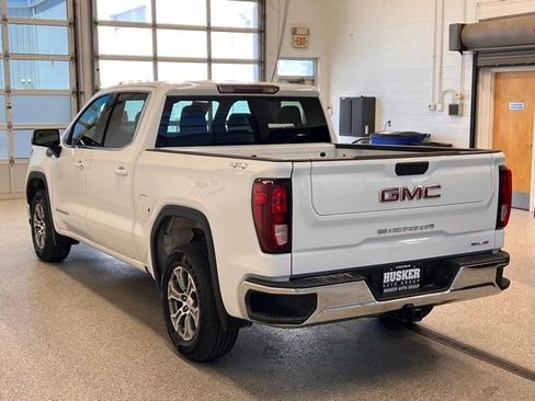 Used 2023 GMC Sierra 1500 SLE AWD/4WD image 4