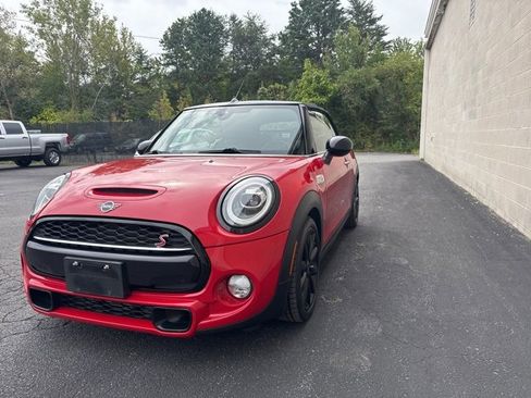 Used 2019 MINI Cooper S w/ Premium Package image 9