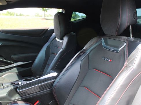 Used 2018 Chevrolet Camaro ZL1 RWD image 18