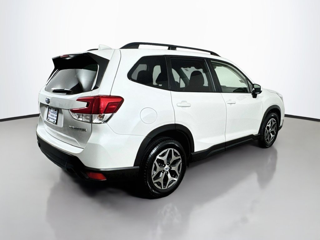 Used 2021 Subaru Forester Premium AWD/4WD image 8