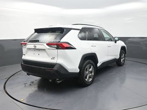Used 2025 Toyota RAV4 LE AWD/4WD image 8