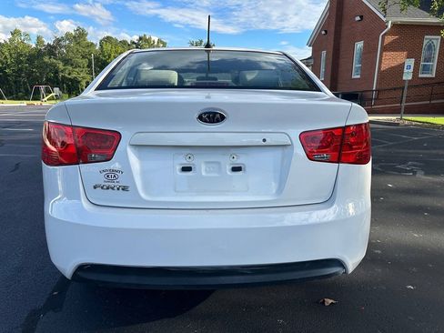 Used 2013 Kia Forte LX FWD image 7
