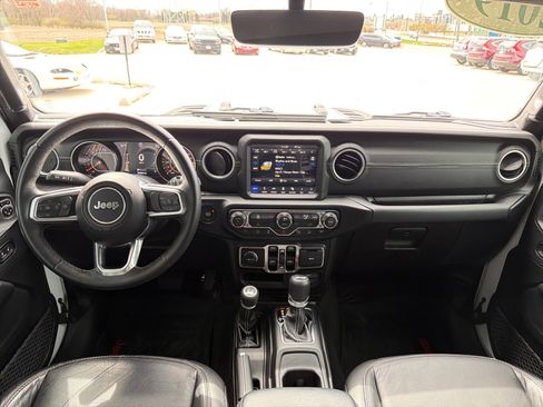 Used 2019 Jeep Wrangler Unlimited Sahara w/ Quick Order Package 24M Moab image 26