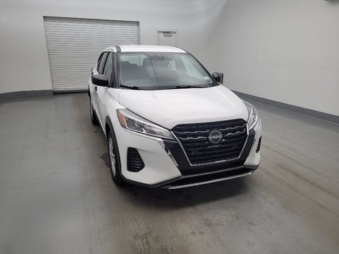 Used 2022 Nissan Kicks S FWD image 14