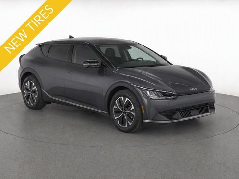 Certified 2024 Kia EV6 Light AWD/4WD image 2