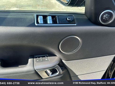 Used 2018 Land Rover Range Rover Sport SE image 16